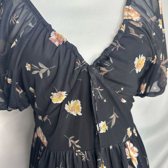 Tinsel Black Floral Mini Dress Size M NWT - Picture 9 of 14